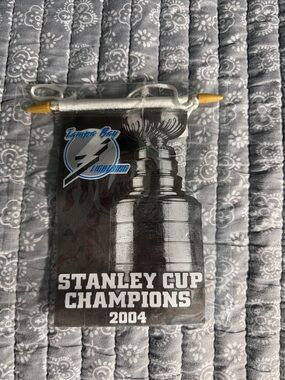 Mini Tampa Bay Lightning Stanley Cup Champions 2004 Banner